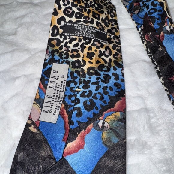 King Kong Tie By American Film Classics 100% Silk Graphics Animal Print Classic - Picture 4 of 7